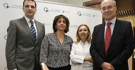 De izquierda a derecha: Dr. Rodolfo Gómez Bahamonde, Dra. Raquel Largo, Dra. Carmen Ayuso, Prof. Gabriel Herrero-Beaumont